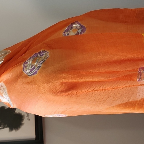 Beautiful rayon scarf by Peripherals. 70 X33. Good used condition. Fairies - Picture 4 of 6